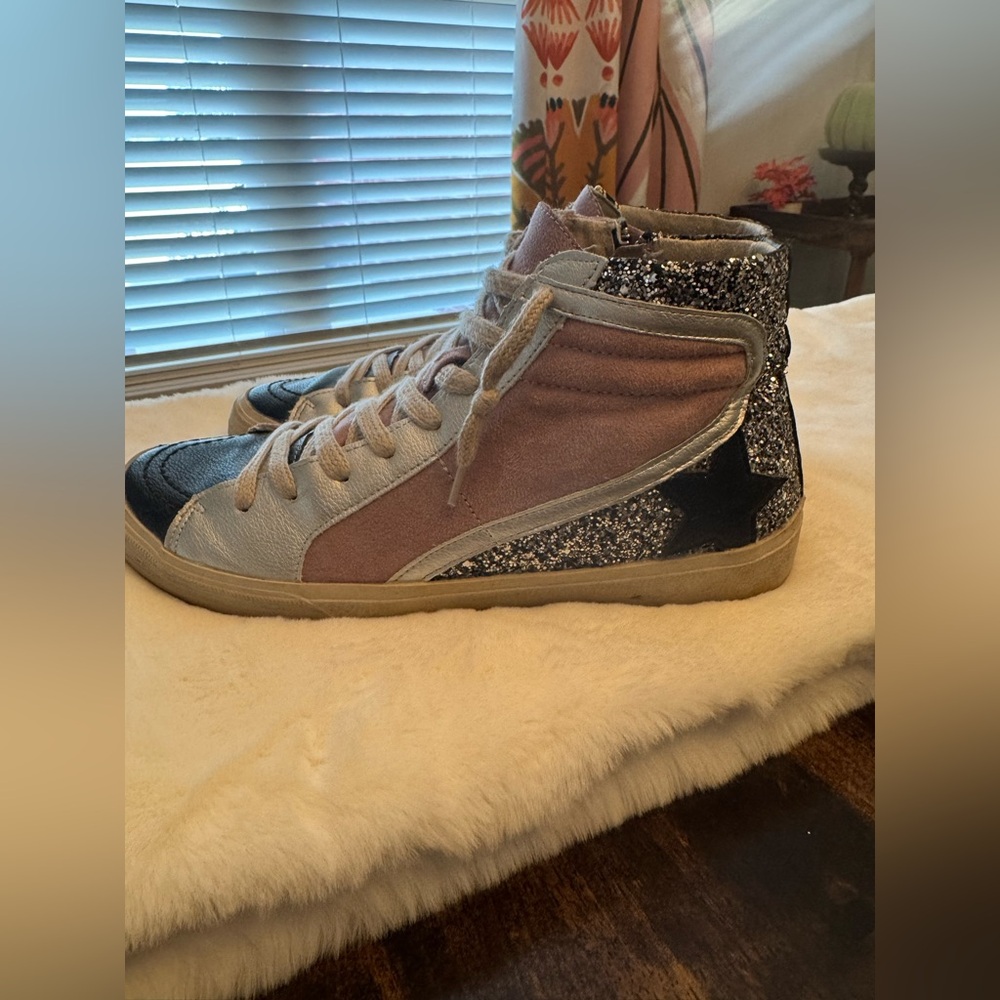 Women’s sneakers